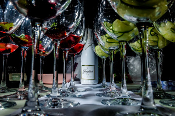 Траттория Лимоны Жёлтые Freixenet White Party
